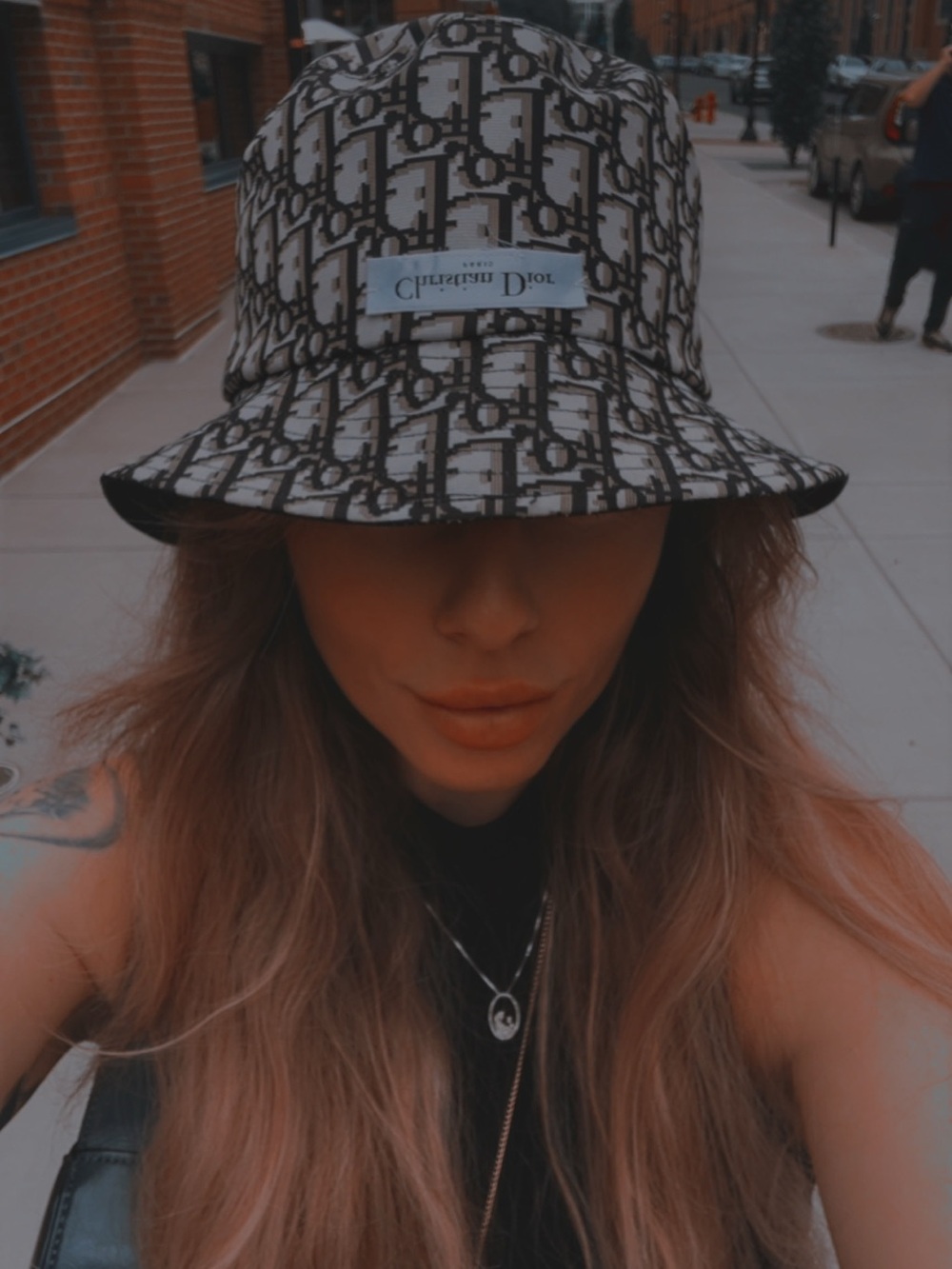 Christian Dior 100% authentic Dior Logo Reversible Oblique Monogram Bucket Hat - Picture 7 of 13